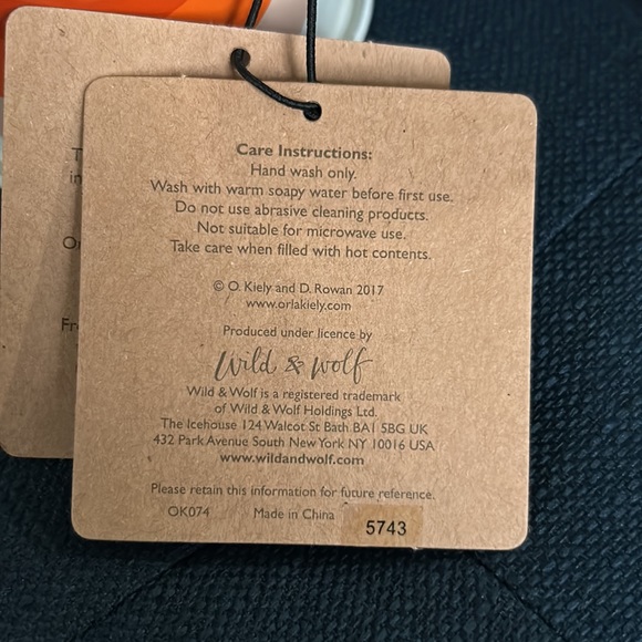 Set of  Orla Kiely “70’s Flower Oval/persimmon” enamel mugs, 17 oz. - Picture 6 of 8